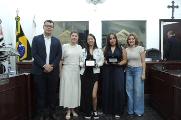 Foto - Sessão Solene - Entrega da Medalha Professora Rose 2025