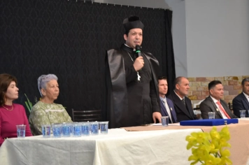 Foto - Sessão Solene - Entrega de Título de Cidadão Farturense ao Padre Carlos Garcia