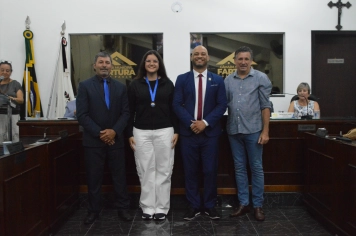 Foto - Sessão Solene - Entrega de Medalhas Prêmio Aluno Bom de Nota 2025