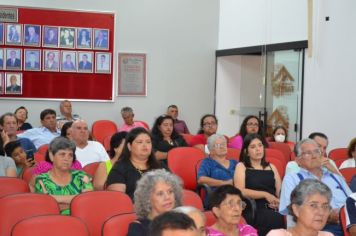 Foto - Sessão Solene - Entrega de Certificados aos Servidores Aposentados