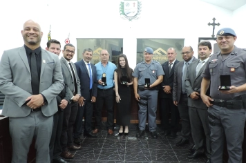 Foto - Sessão Solene - Entrega das Medalhas de Reconhecimento Comunitário de Segurança