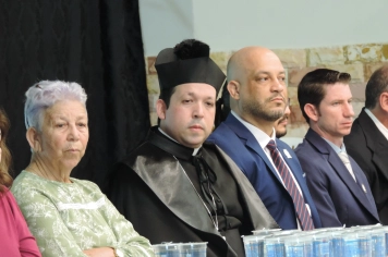 Foto - Sessão Solene - Entrega de Título de Cidadão Farturense ao Padre Carlos Garcia