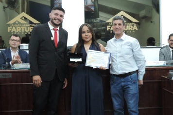 Foto - Sessão Solene - Entrega da Medalha Professora Rose 2025
