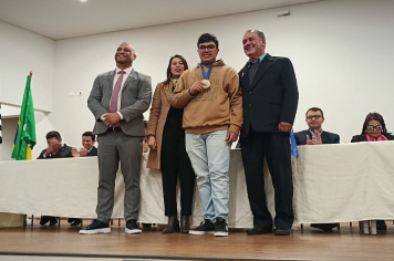 Câmara de Fartura realiza cerimônia de entrega do Prêmio Aluno Bom de Nota