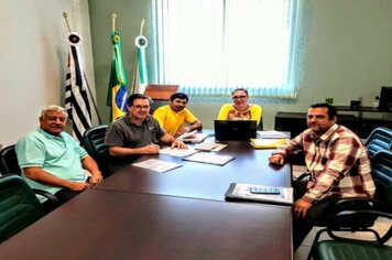 Vereador João Buranello acompanha licitações para execução de recapes e melhorias em estradas rurais