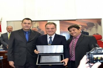 Secretário estadual Samuel Moreira recebe Título de Cidadão Farturense