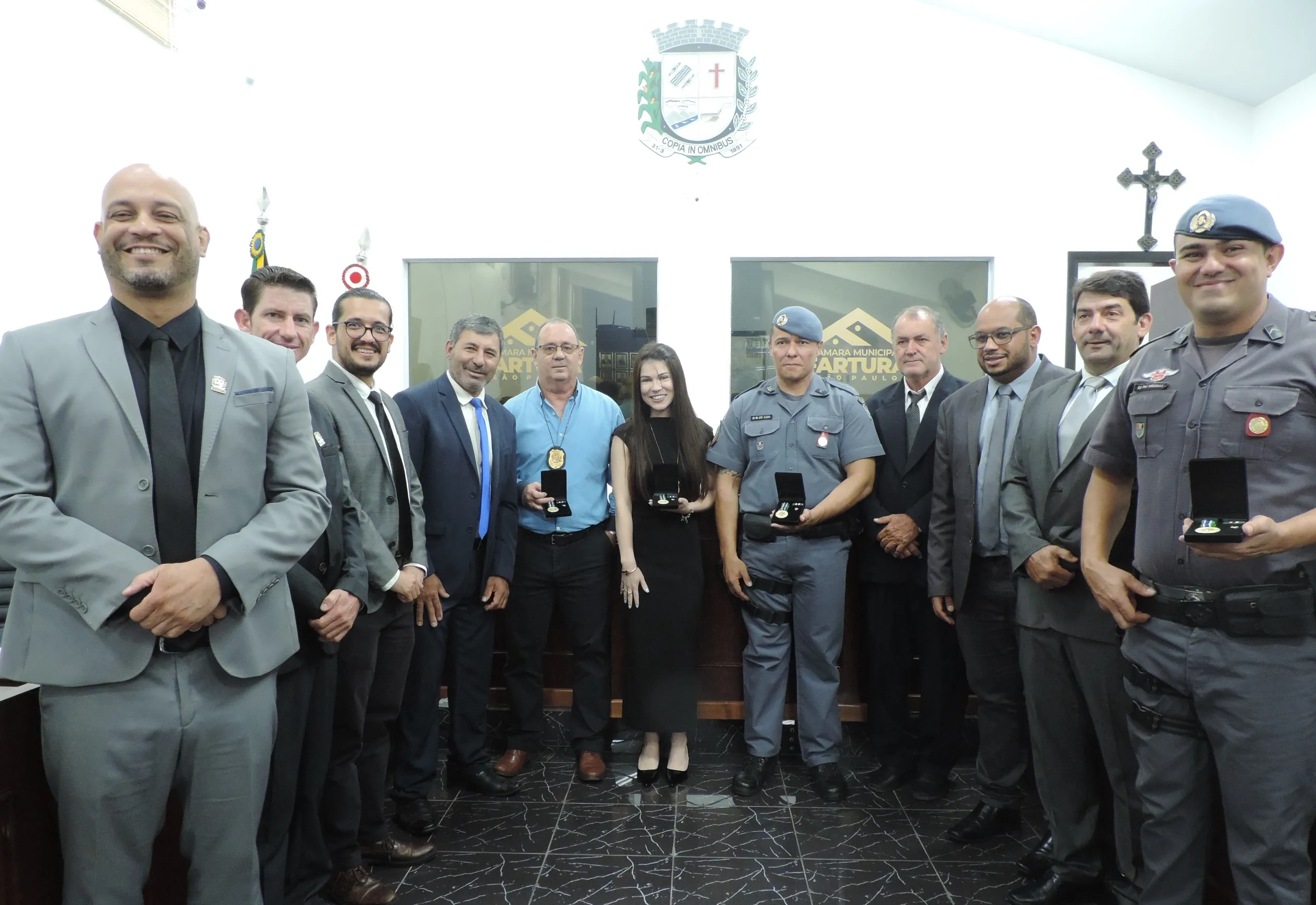 Câmara de Fartura homenageia policiais com Medalha de Reconhecimento Comunitário de Segurança